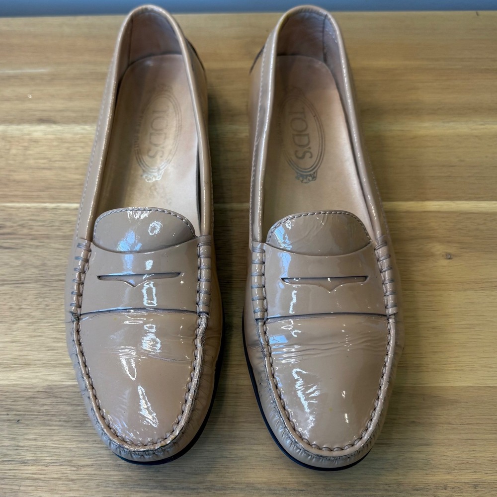 Tods Women 8.5 EU 39 Tan Beige Patent Leather Penny Flat Loafers Italy Classic - Picture 7 of 16